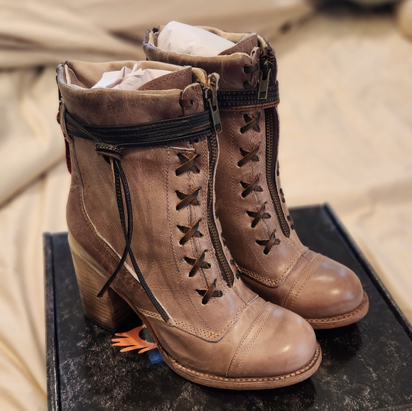 Freebird by Steven Shoes - NIB Freebird Bailey Bootie